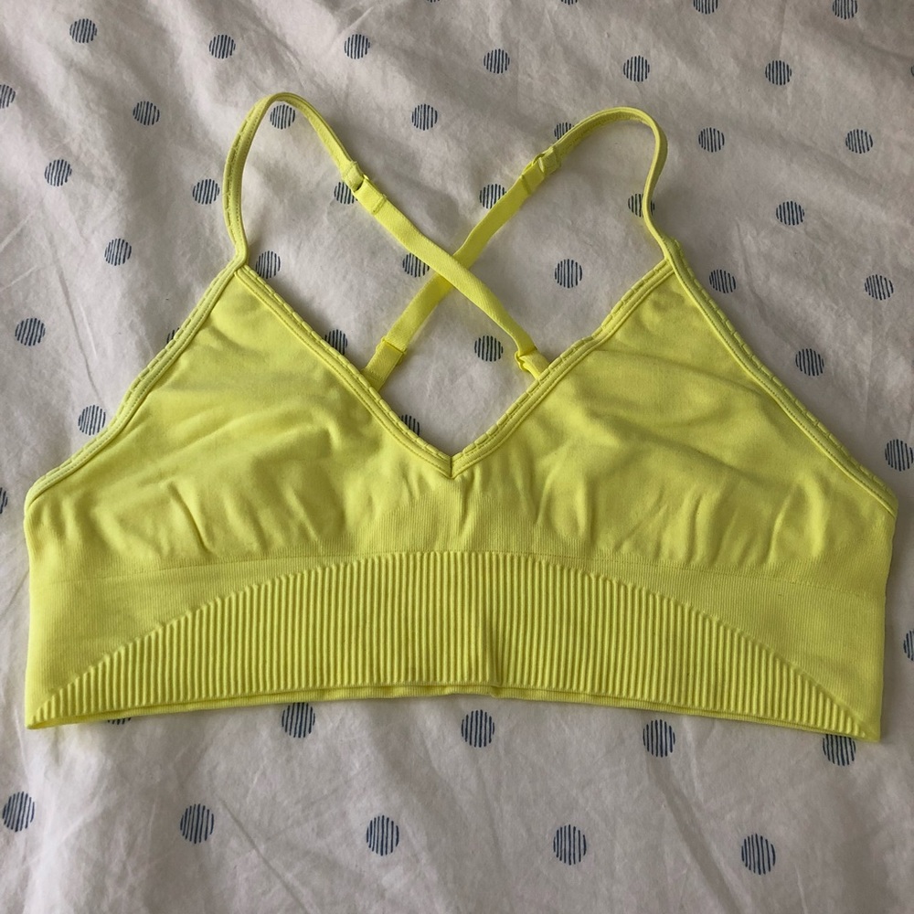 Lululemon sports bra